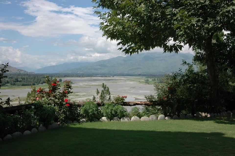 Rock City Resort Mingora Exteriér fotografie
