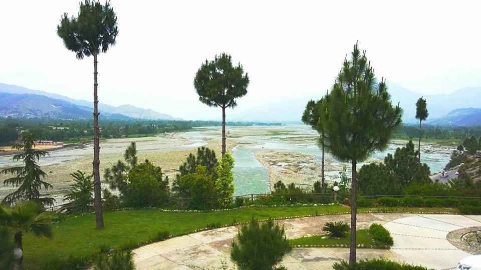 Rock City Resort Mingora Exteriér fotografie